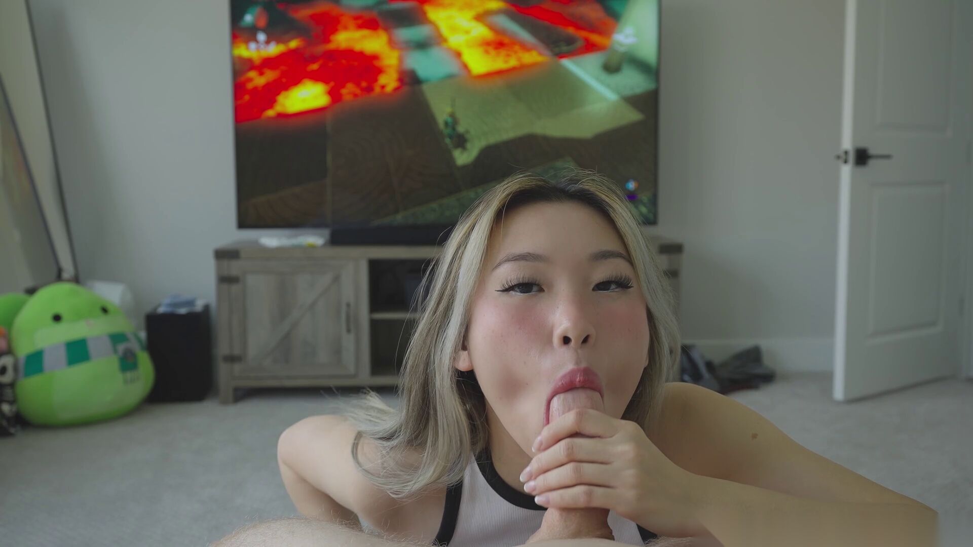 Gamer BJ Gets Huge Facial